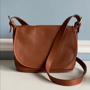 Beautiful vintage Coach leather crossbody bag